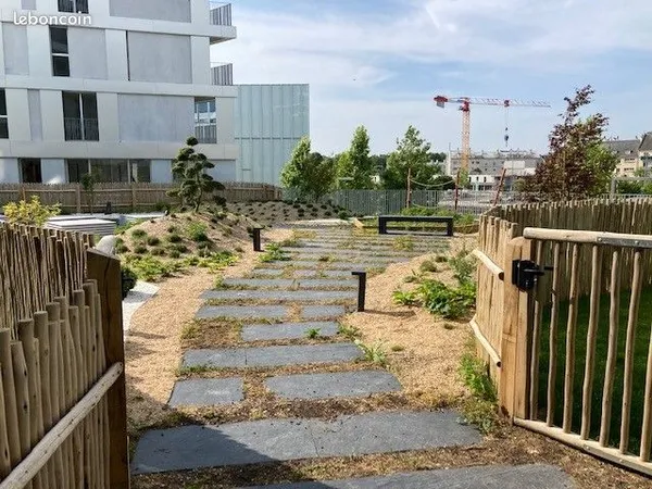 Studio 1 pièce 28 m²