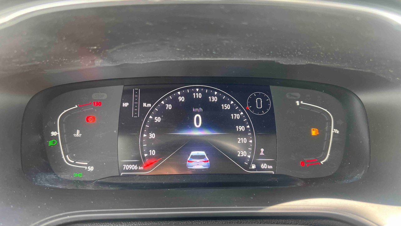 Renault Megane IV Berline TCe 140 — photo 17
