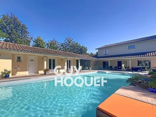 Maison d'Architecte avec Logement Indépendant et Piscine - 01380 Saint-Cyr-sur-Menthon