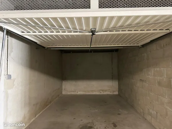 Garage à louer