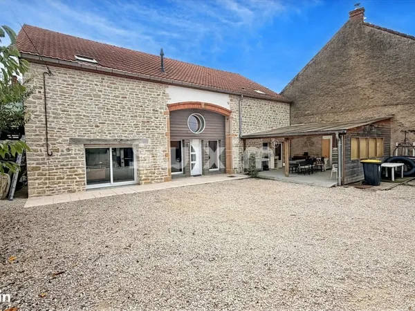 Maison 6 pièces 243 m²