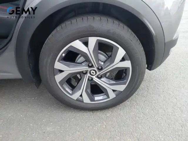 Renault Captur mild hybrid 140 — photo 11