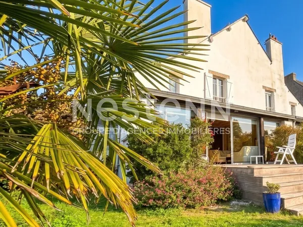 à vendre Maison des années 20' 5 pièces à Vannes La Garenne Garage Piscine parcelle de 690 m²