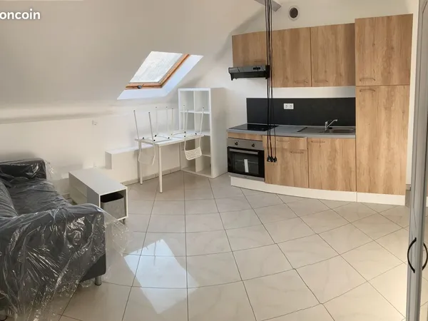 Studio meublé rénové 32 m², 410 CC, à 5 min de l'hôpital Marie Madeleine