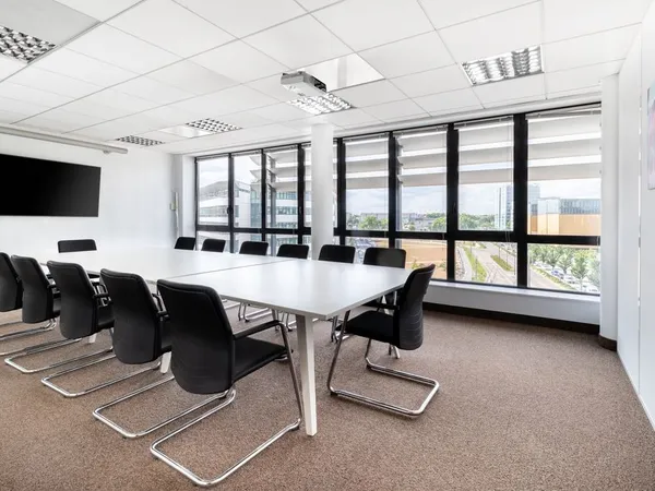 Accès tout inclus à des espaces de bureau professionnels pour 4 personnes à Lyon Part Dieu Plaza