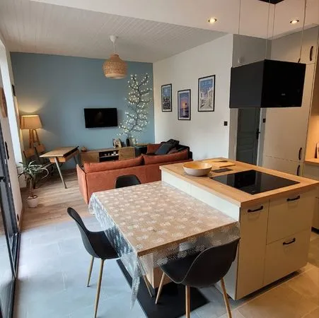 Maison meublée 66 m² - 2 chambres avec cour - Bail mobilité 1 à 9 mois - Marans