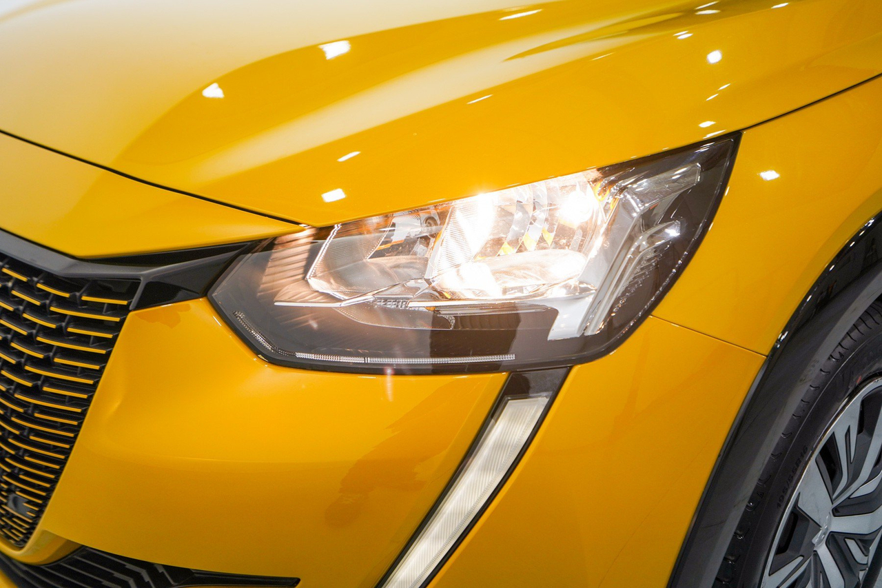 Peugeot 208 — photo 9