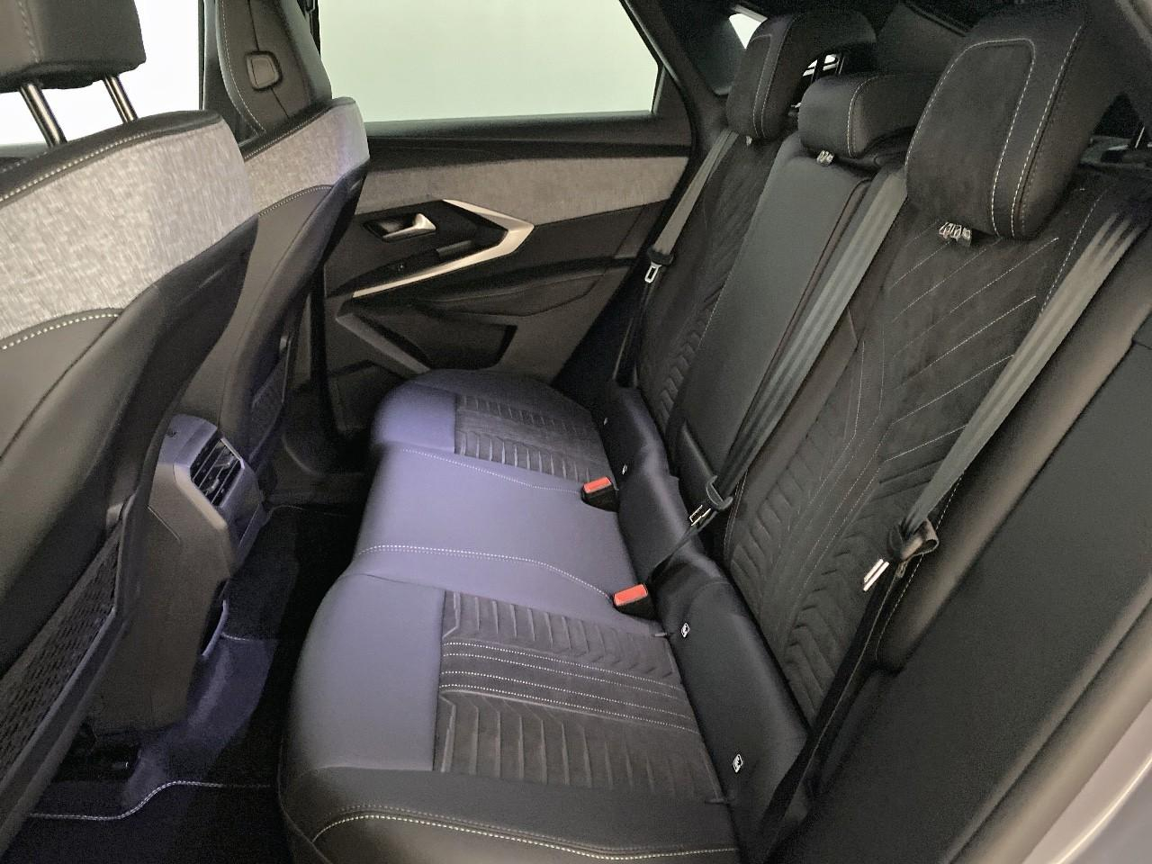 Peugeot 3008 hybrid 145 e-dcs6 gt — photo 10