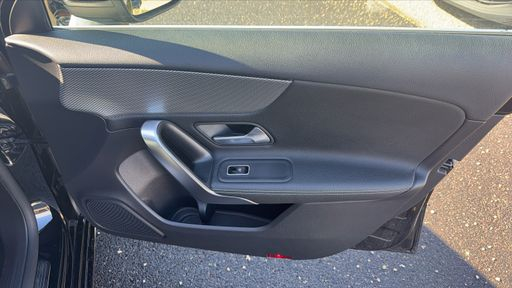 Mercedes Classe A 180 136 7G-DCT - AMG Line – 2021 – 80798 km – Essence – Boîte Automatique — photo 22