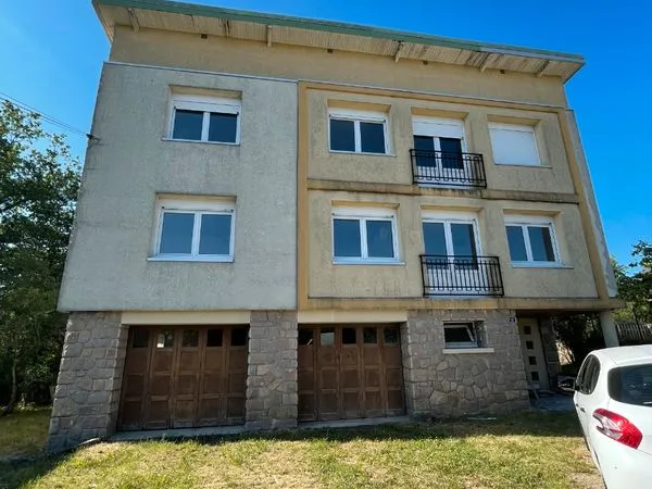 Immeuble de Rapport indépendant 2 appartements 81m2