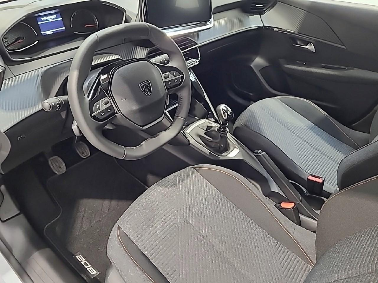 Peugeot 208 turbo 100 ch bvm6 style — photo 9