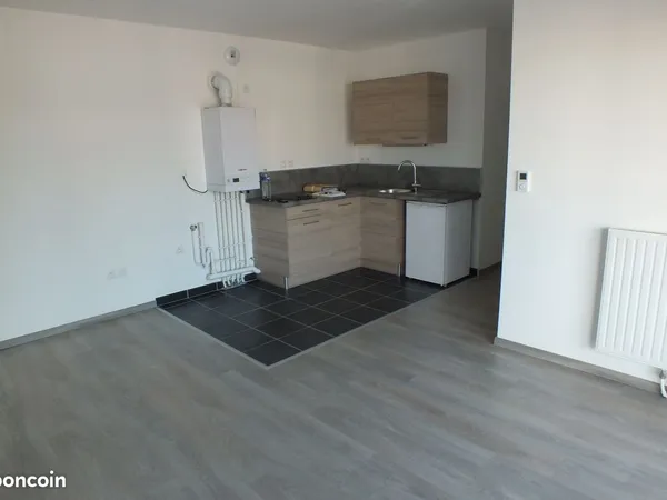 Studio de 31m² avec balcon de 12m²