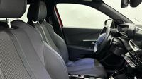 Peugeot 2008 1.2 PureTech 130ch S&S GT EAT8 — photo 15