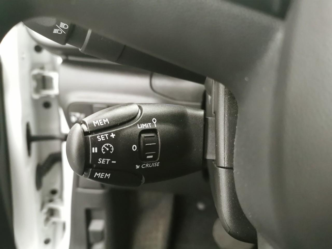 Citroën C3 puretech 110 s&s eat6 shine — photo 28