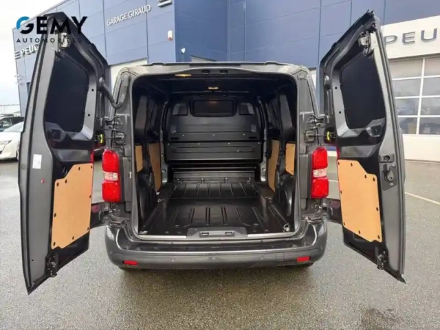 Opel Vivaro fgn taille m bluehdi 145 s&amp;s eat8 — photo 31