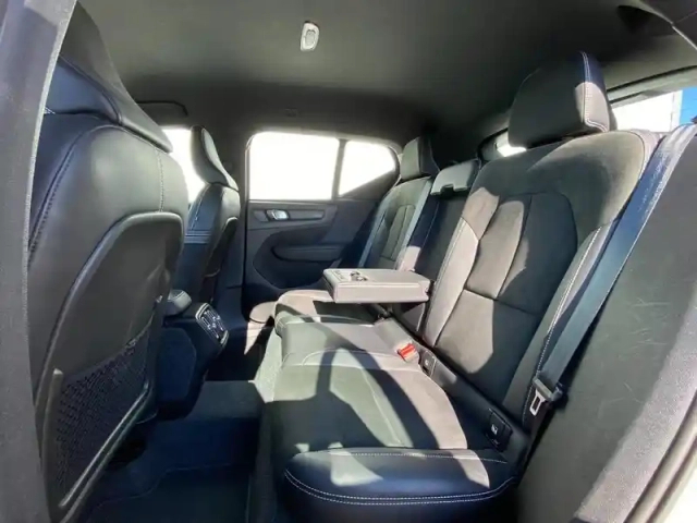 Volvo Xc40 t3 163ch r-design geartronic 8 — photo 8