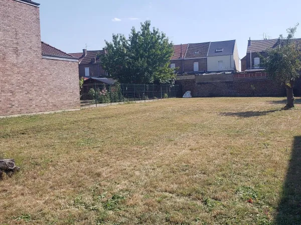 TERRAIN CONSTRUCTIBLE 549M²