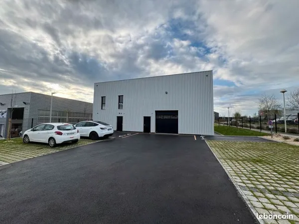 LOCAL D'ACTIVITE 230 m² GUICHEN