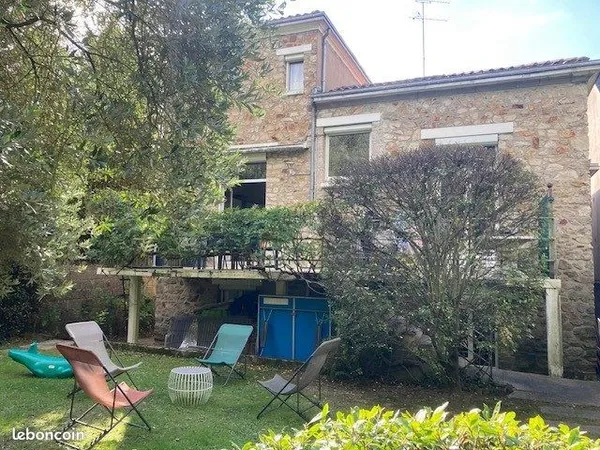 Maison 4 pièces 232 m²