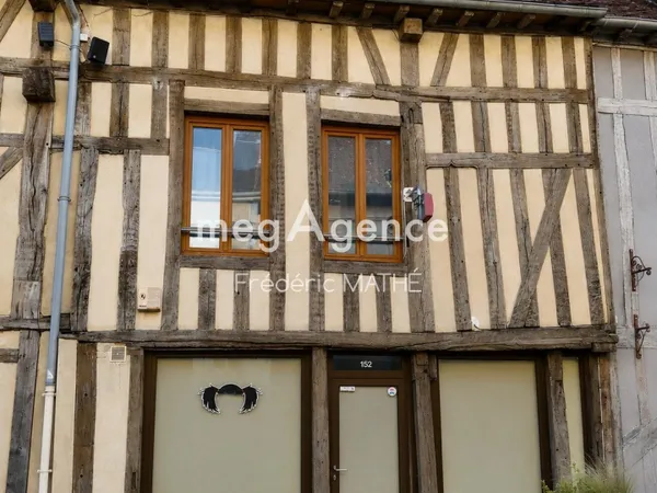 LOCAL COMMERCIAL + DUPLEX LOUÉ - BAR-SUR-SEINE CENTRE