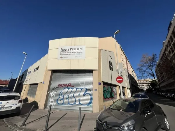 Bureau 853 m²