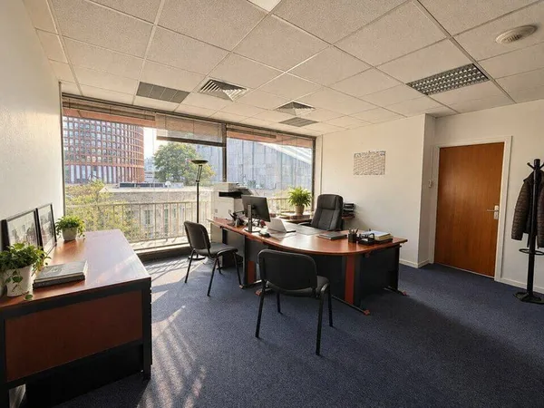 Bureau 347 m²