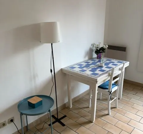A louer studio meublé climatisé