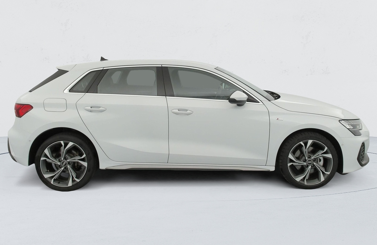 Audi A3 Sportback — photo 6