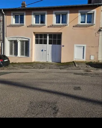 Entrepôt avec appartement