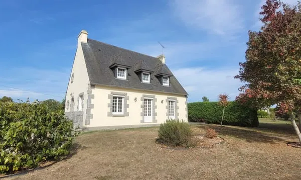 À VENDRE MAISON NÉO-BRETONNE AVEC JARDIN ARBORÉ PAIMPOL