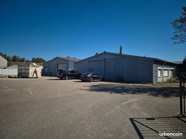 Entrepôt 700 m² + 1 bureau - Terrain 1500 m² - La Chapelle-St-Luc