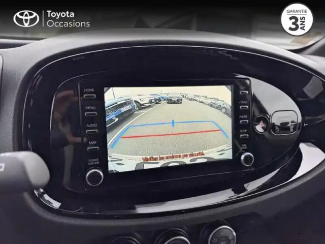 Toyota Aygo x 1.0 vvt-i 72ch design s-cvt — photo 11