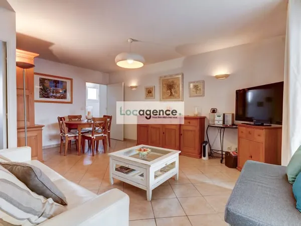 Appartement 2 pièces avec parking proche plages et commerces