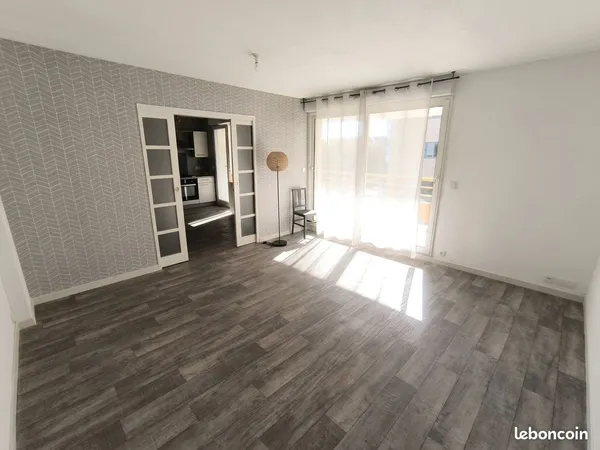 T4 lumineux ~87 m² avec grand balcon OSO, garage, cave et parking