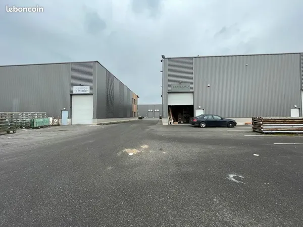 LOCAL D'ACTIVITE 472 m² LE BLANC-MESNIL