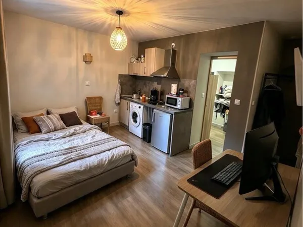 Studio meublé avec terrasse