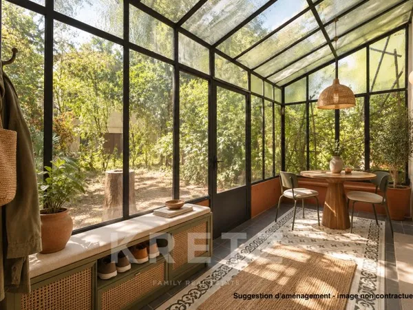 Propriété sur un terrain constructible de 3.500m² en coeur de ville
