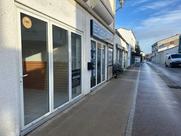 Local commercial de 34 m2 rue piétonne Jard-Sur-Mer