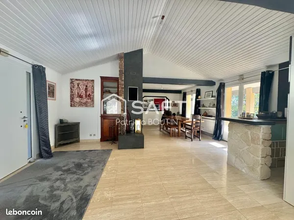 Pavillon 8 pièces 212 m²