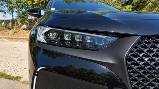 DS DS7 Crossback 1.6 THP 225  Hybride e-EAT8 - Performance Line + – 2021 – 47496 km – Hybride rechargeable – Boîte Automatique — photo 21