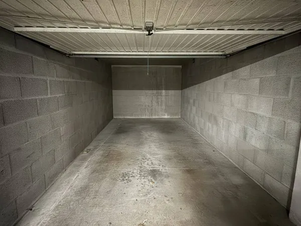 Parking 16 m²
