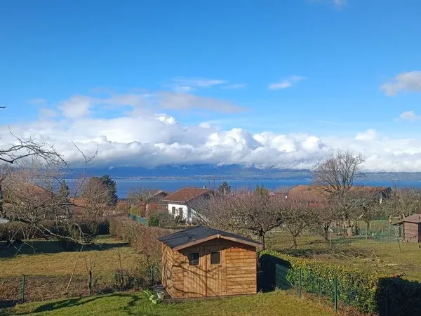 Appartement rez de jardin vue lac