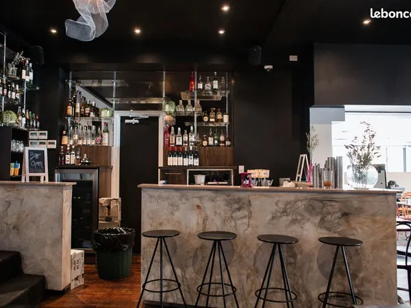 Restaurant 157 m² CRECY LA CHAPELLE