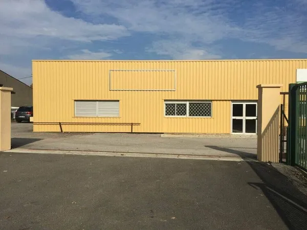 Local d'activité 370 m²