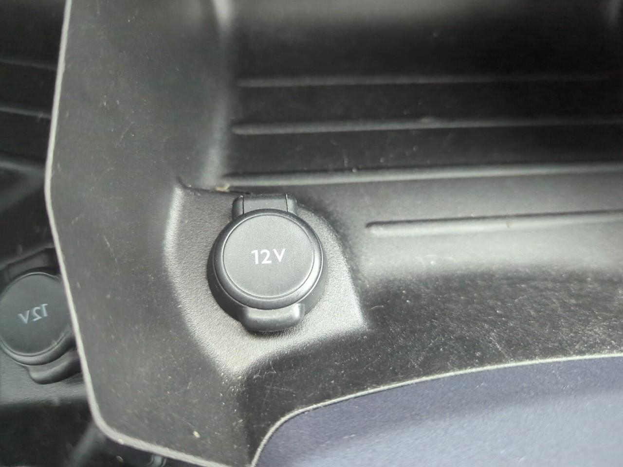Peugeot 2008 puretech 130 s&s bvm6 allure — photo 27