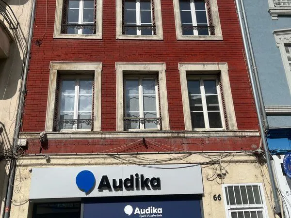 STBG - GARE Local commercial 70m2 - Restauration possible