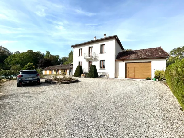 Maison de 130 m2 habitables avec piscine