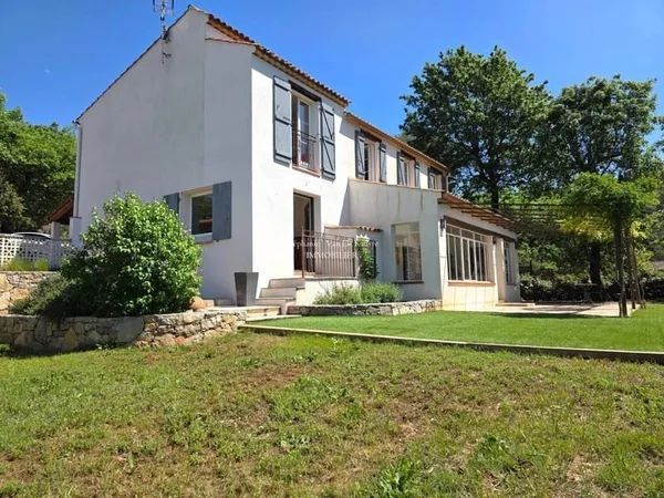 Villa 6 pièces 180 m²