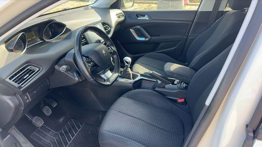 Peugeot 308 1.2 PureTech 110 - Style – 2019 – 112535 km – Essence – Boîte Manuelle — photo 23