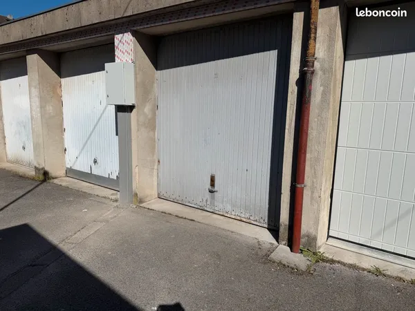 Garage fermé 16 m² avec électricité, rue de Narvik, Annecy